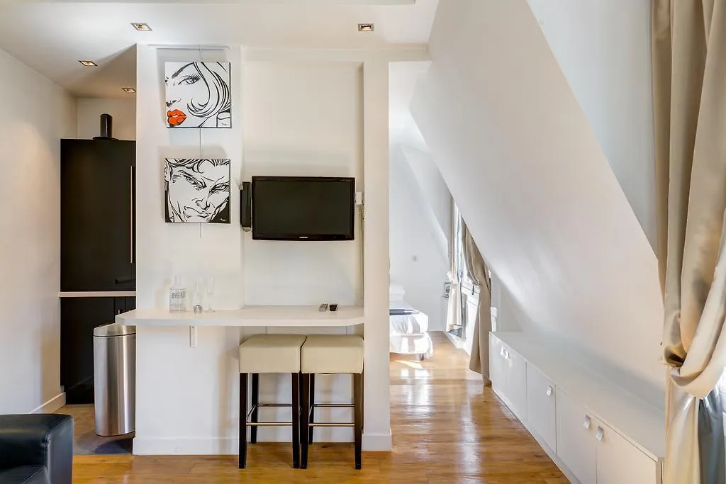 Apartment Place Vendome Paris