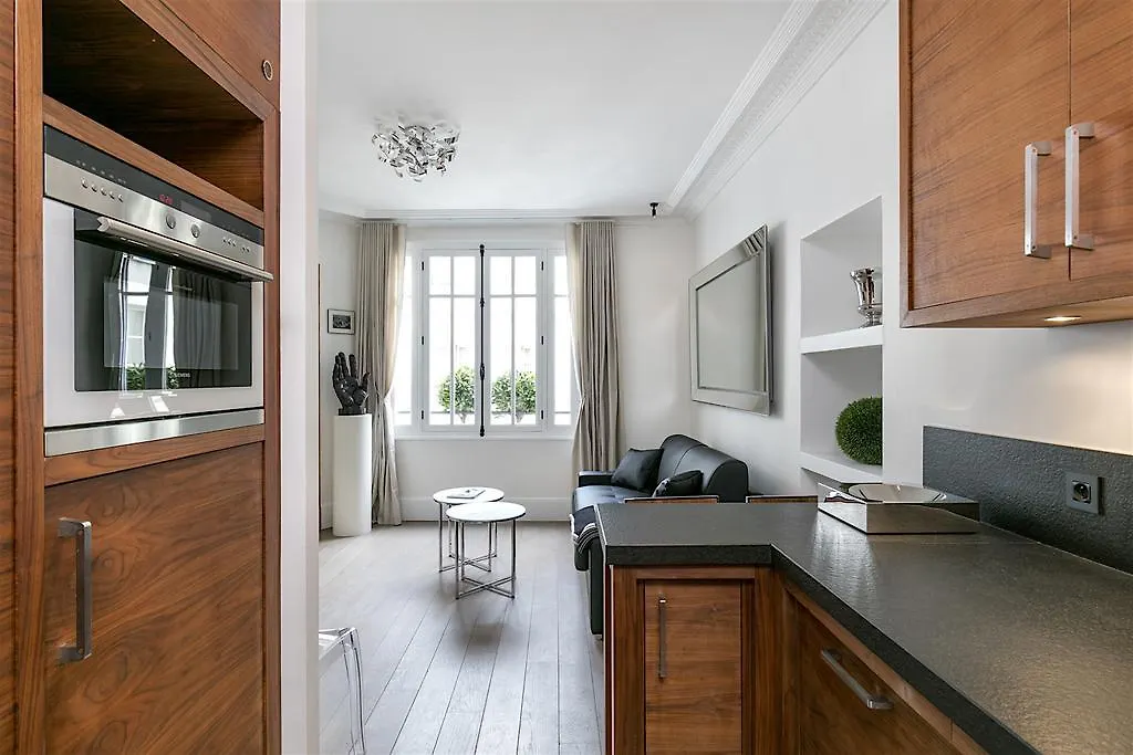 Place Vendome Apartment *